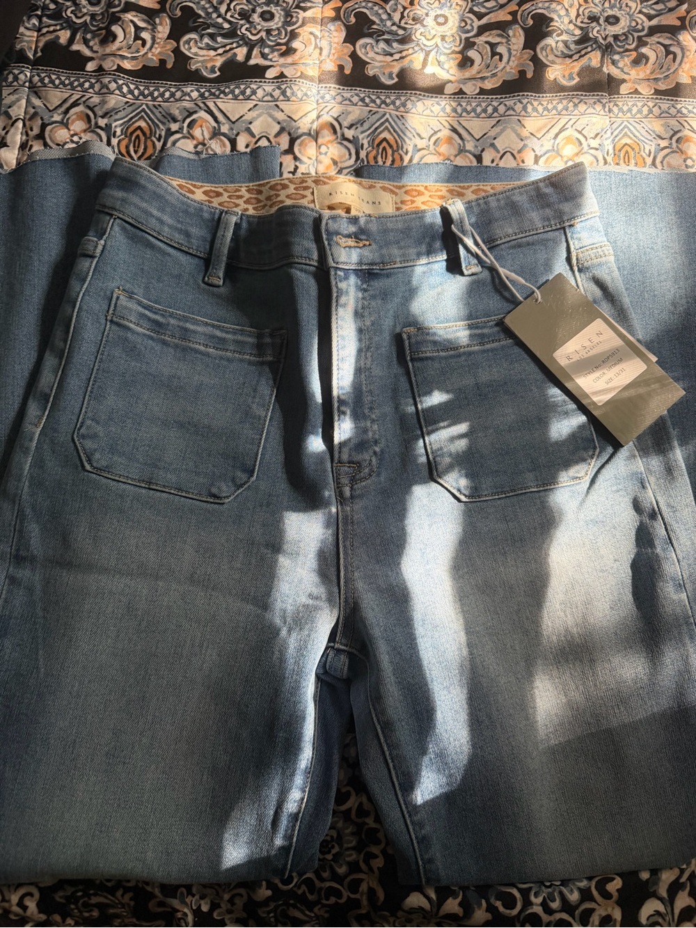 Relaxed Light Blue Women's Jeans — Classic Casual Fit